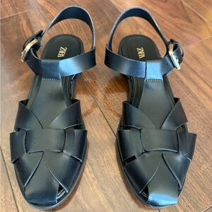 Zara Black Flat Sandals size 7 US 38 eu